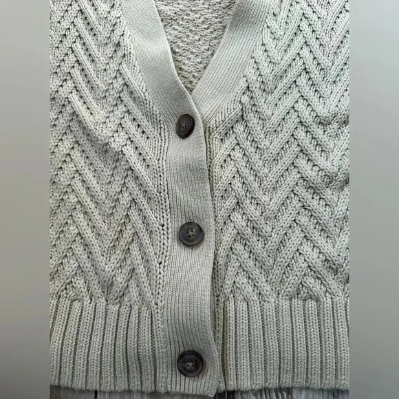 Abercrombie &amp; Fitch Herringbone Stitch Cardigan sweater small tan brown cropped