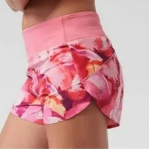 Athleta Run With It 3.5&quot; Shorts