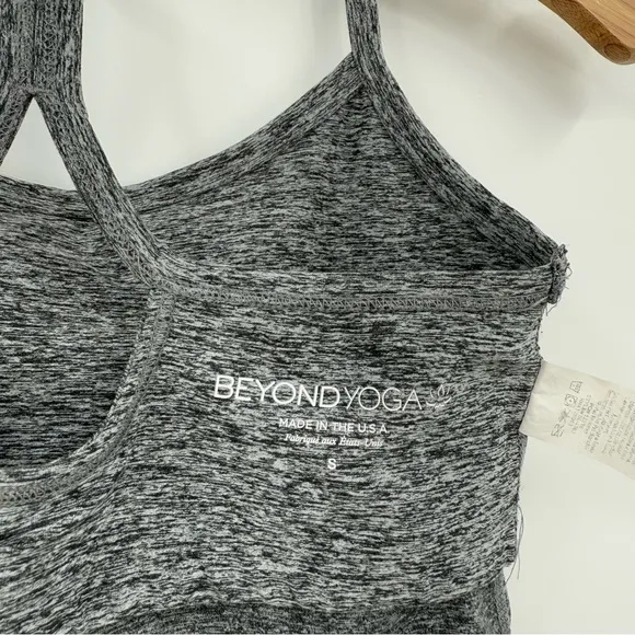 Beyond Yoga Spacedye Slim Racerback Cropped Tank in Black White Spacedye Size S