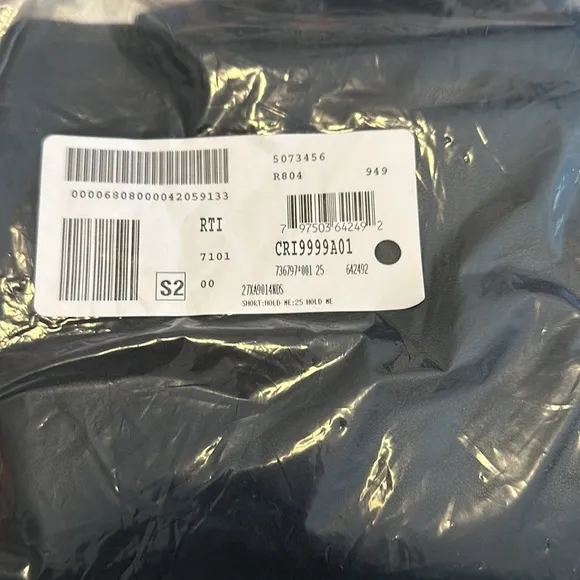 BLANK NYC hold me short. Size 25. NWT