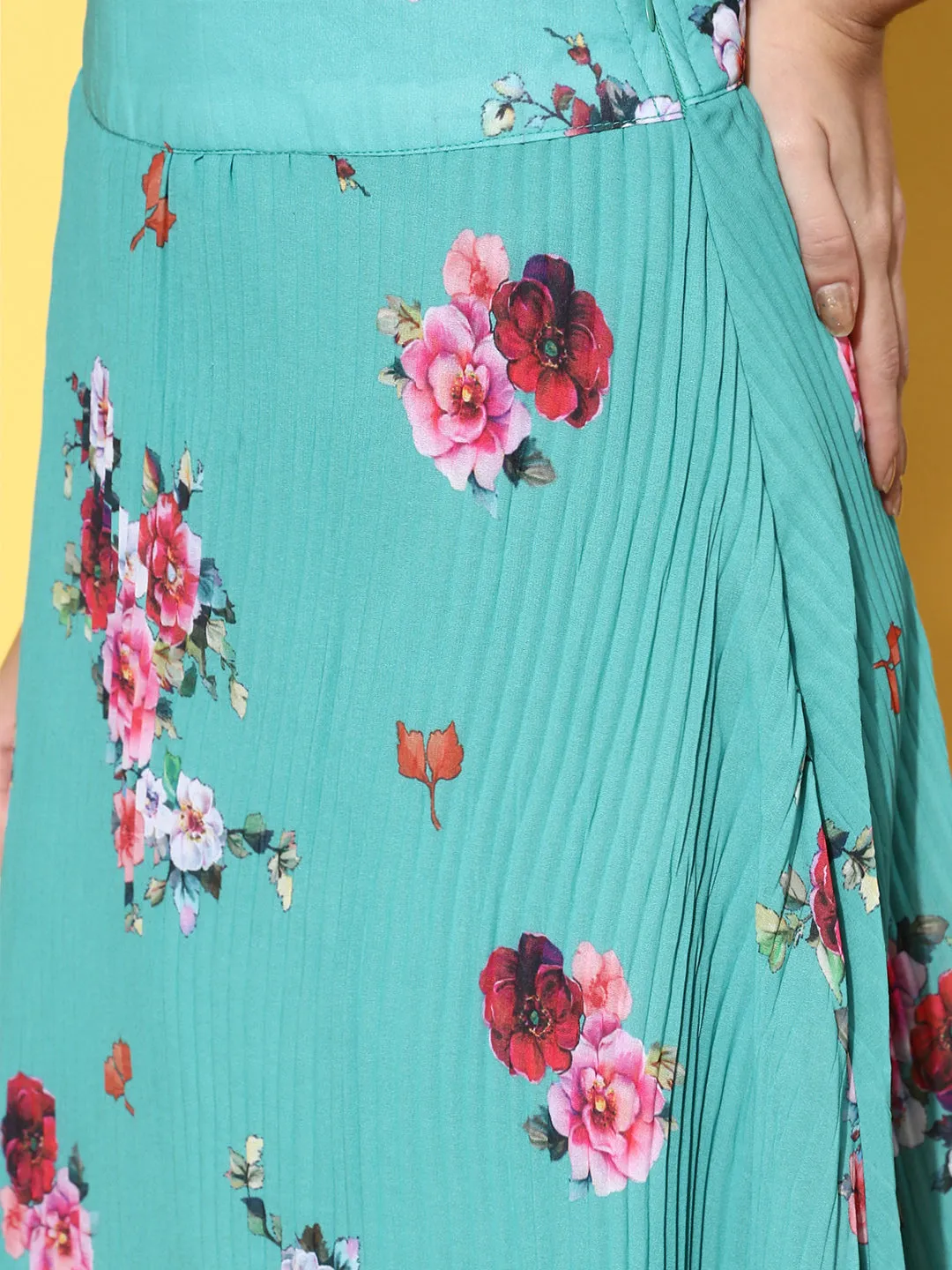 Blue Floral Print Pleated Skirt