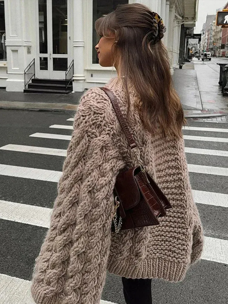 Braelyn - Classic Cable Knit Sweater