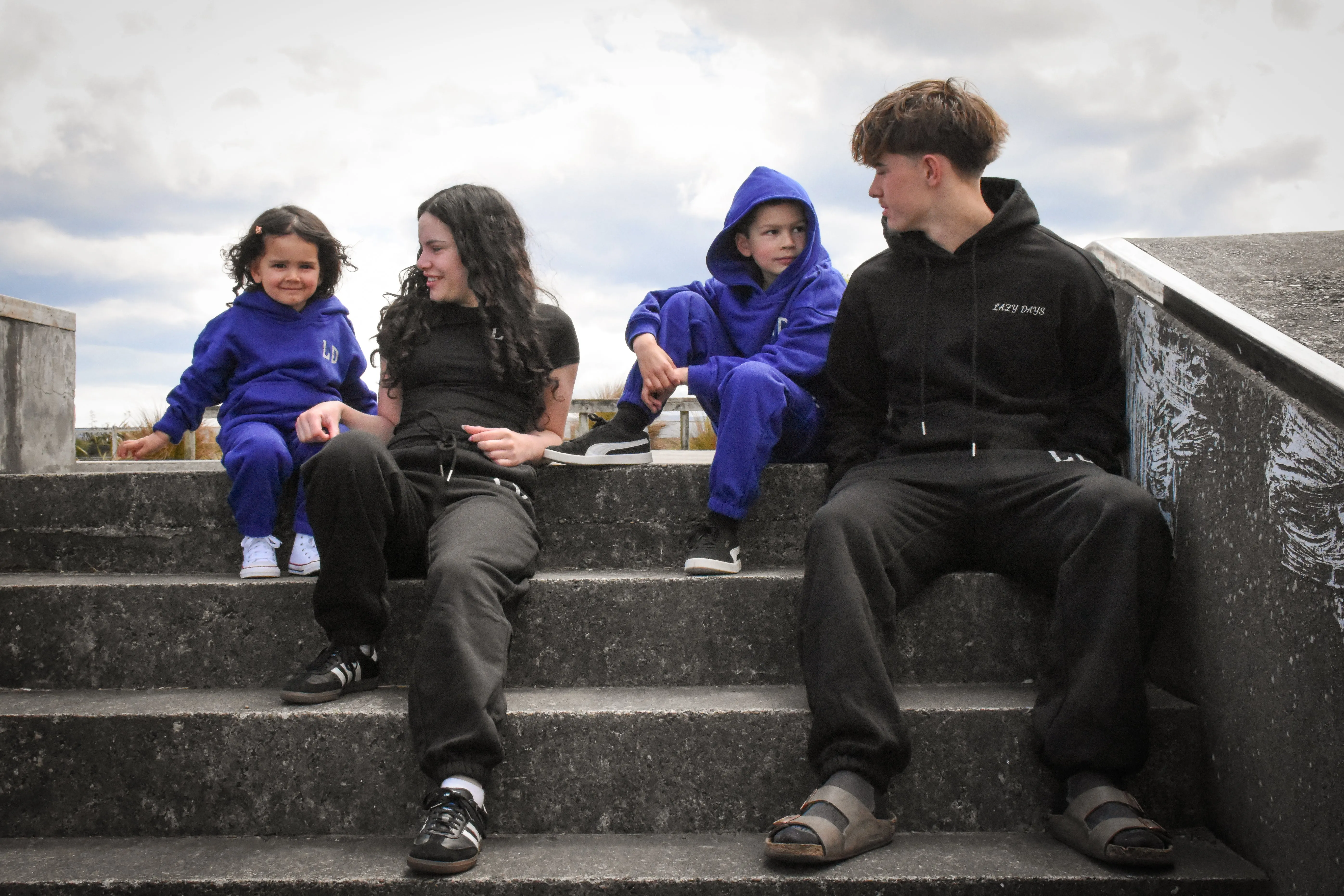 COZY UP WITH SNUGGLY UNISEX TRACKPANTS IN BLACK