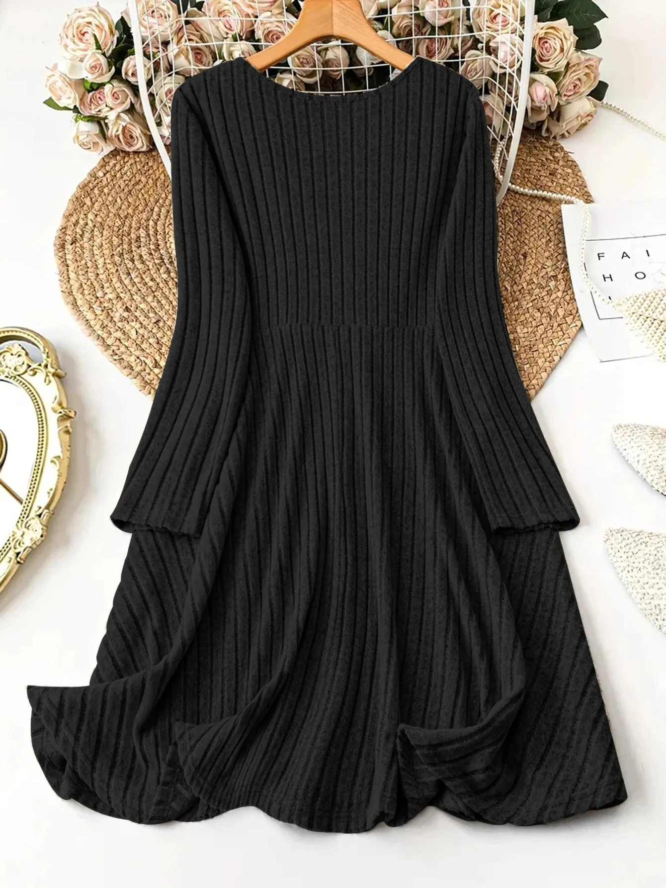 Dress Elegant Casual with a modern and chic appeal