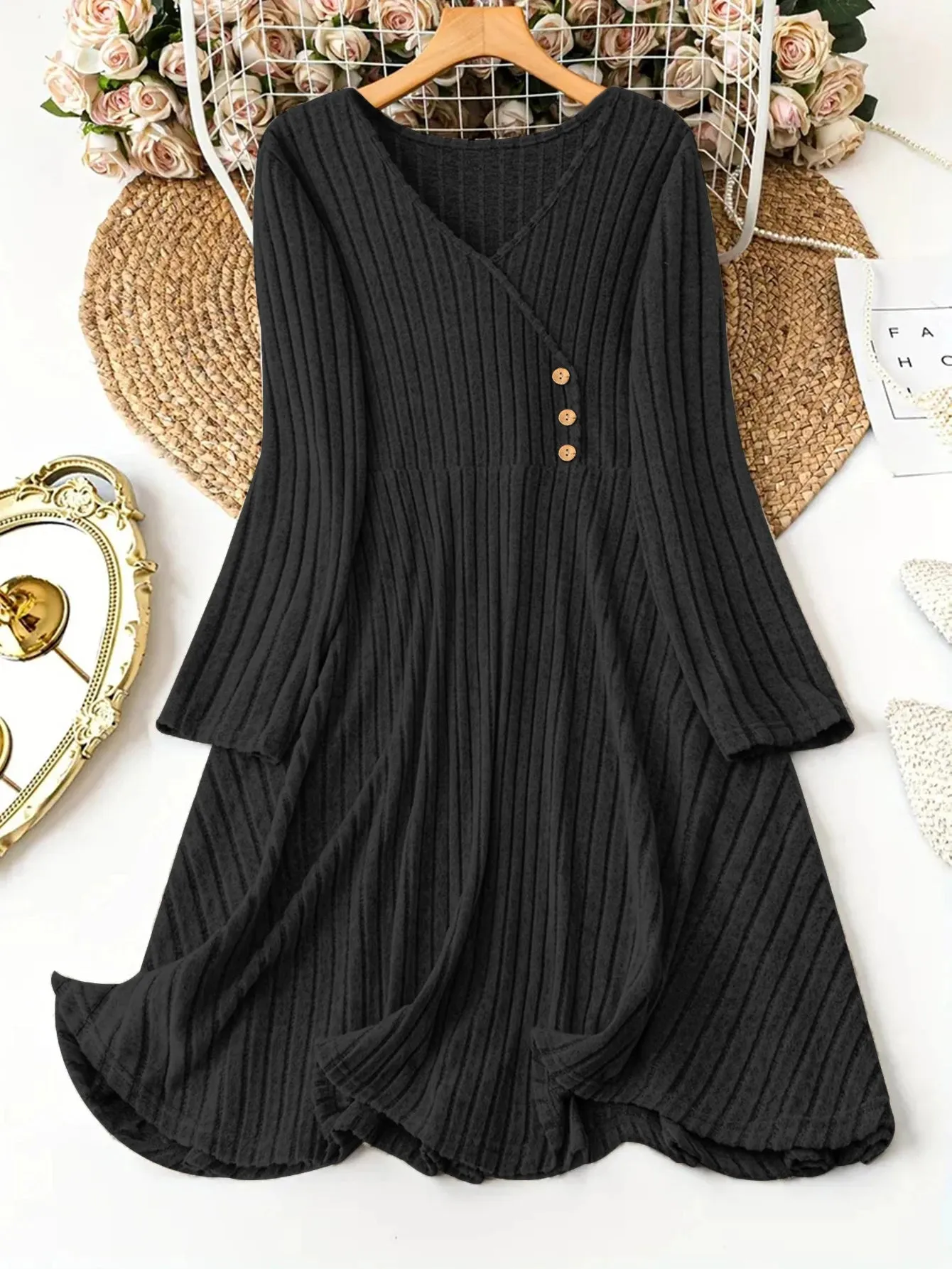 Dress Elegant Casual with a modern and chic appeal