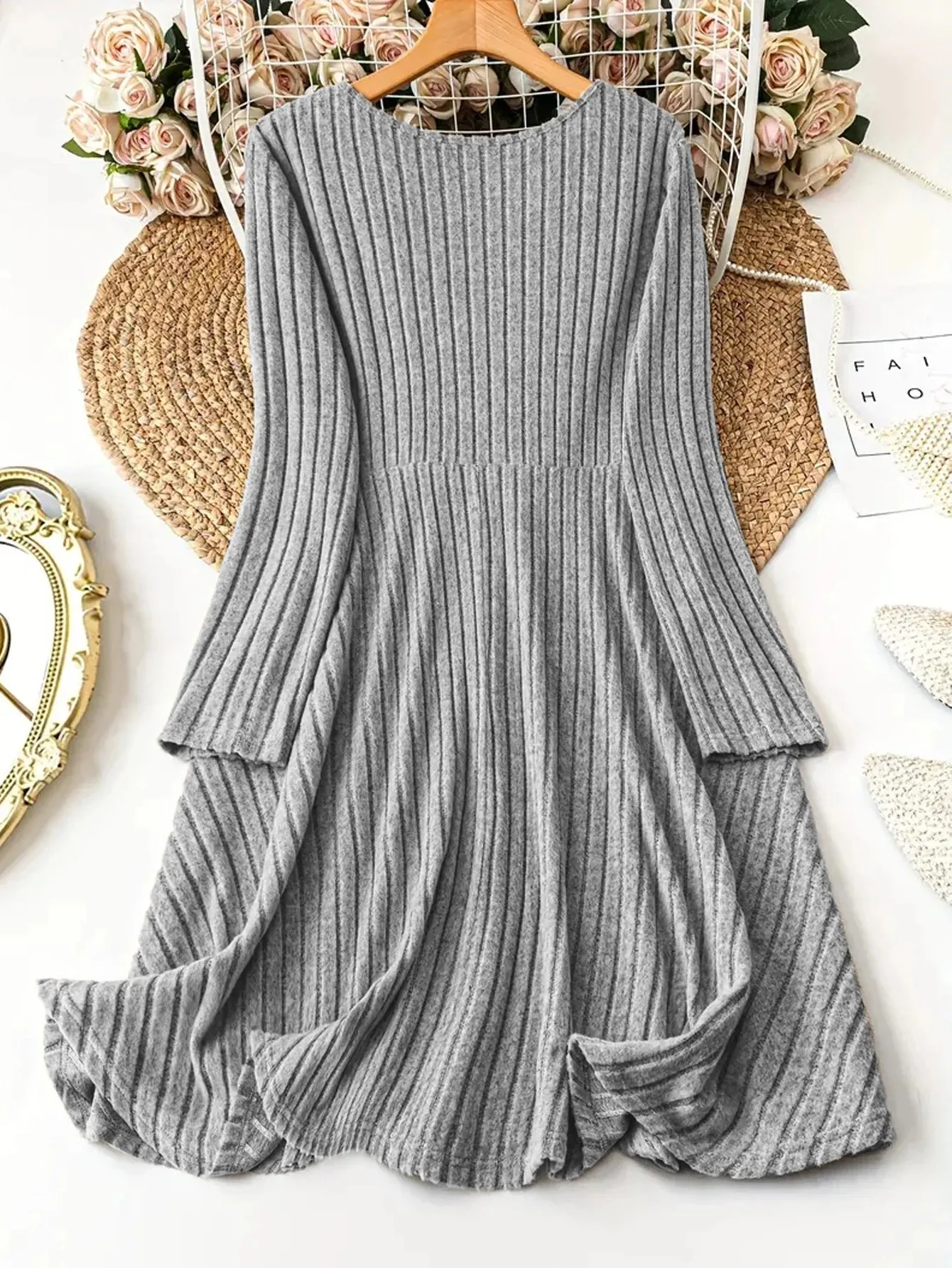 Dress Elegant Casual with a modern and chic appeal