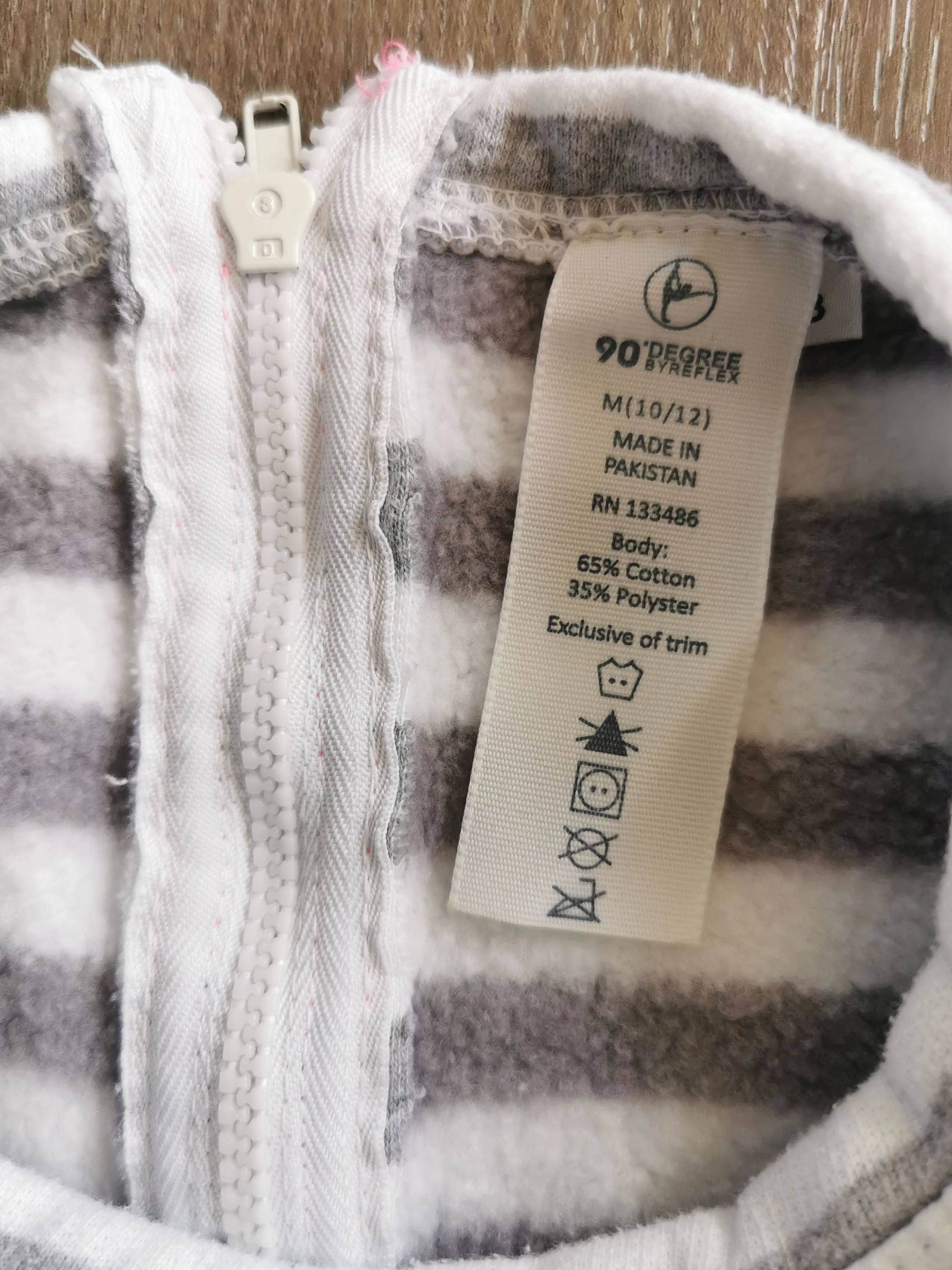 GIRL SIZE MEDIUM (10/12 YEARS) - REFLEX, Thick Cropped Sweater VGUC B36
