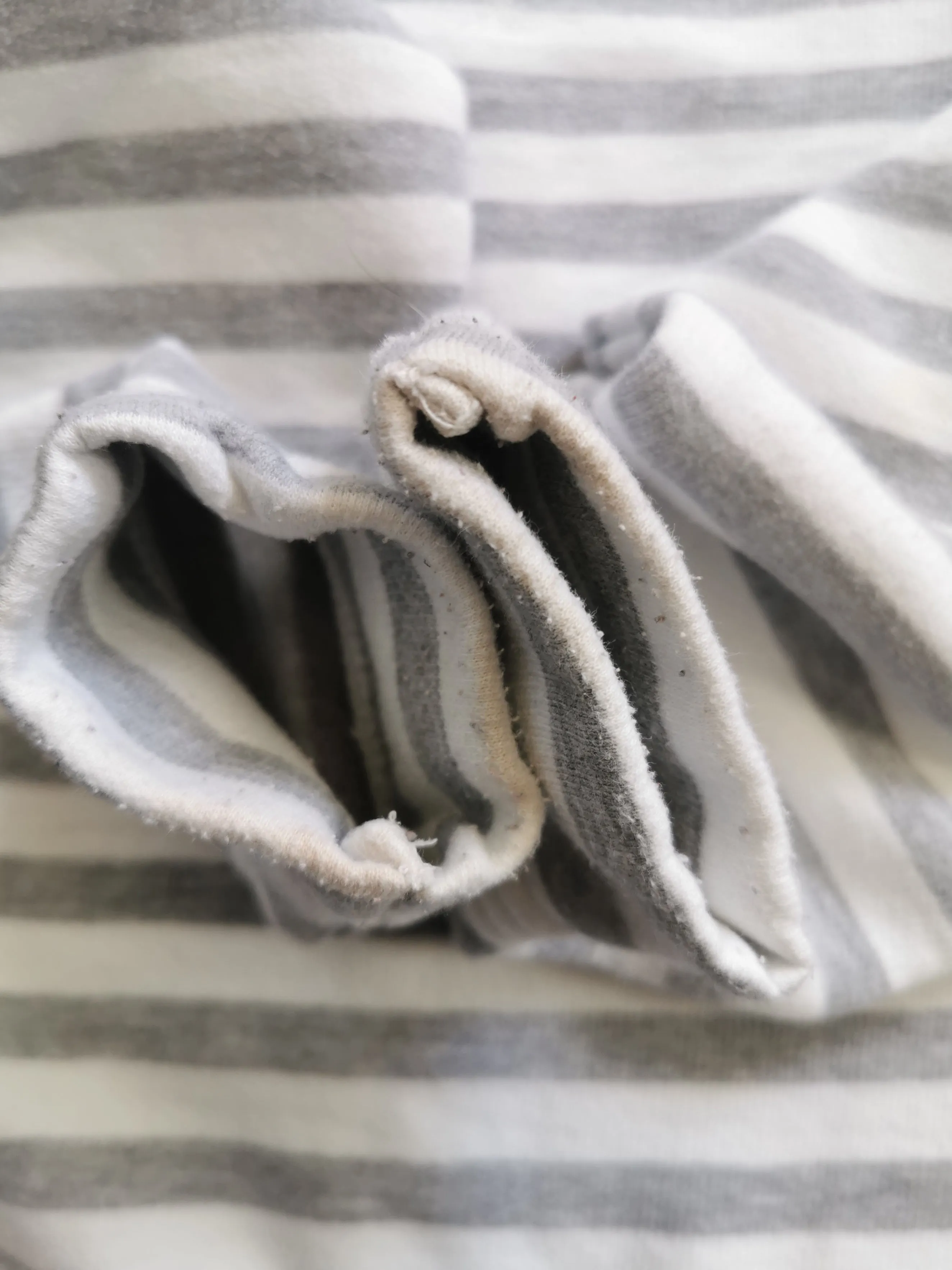 GIRL SIZE MEDIUM (10/12 YEARS) - REFLEX, Thick Cropped Sweater VGUC B36