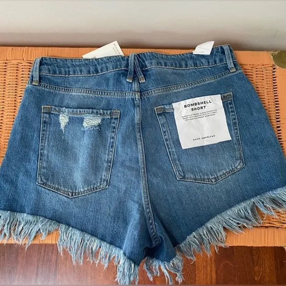 Good American Bombshell Jean Shorts Raw Hem Blue 686 Size 15 NWT $119