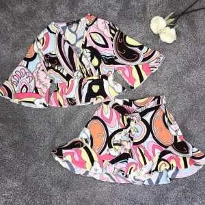 Harlow frill hem set