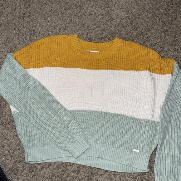 Hollister sweater
