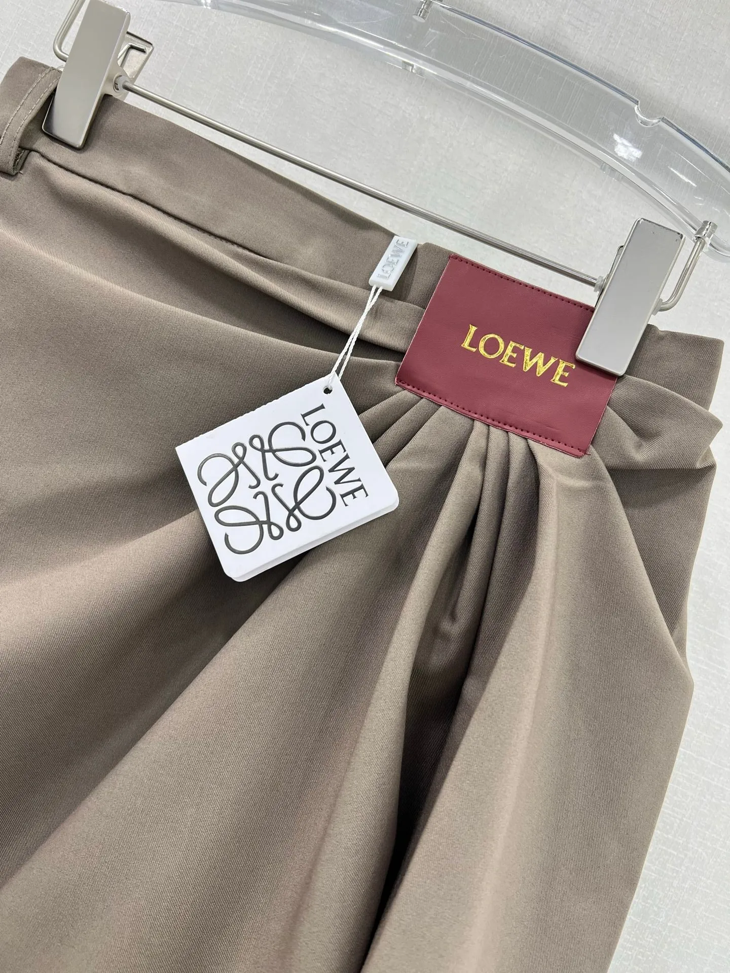 LE 25 new irregular short skirt