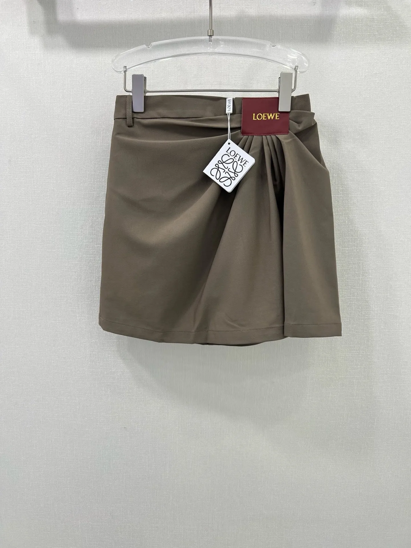LE 25 new irregular short skirt