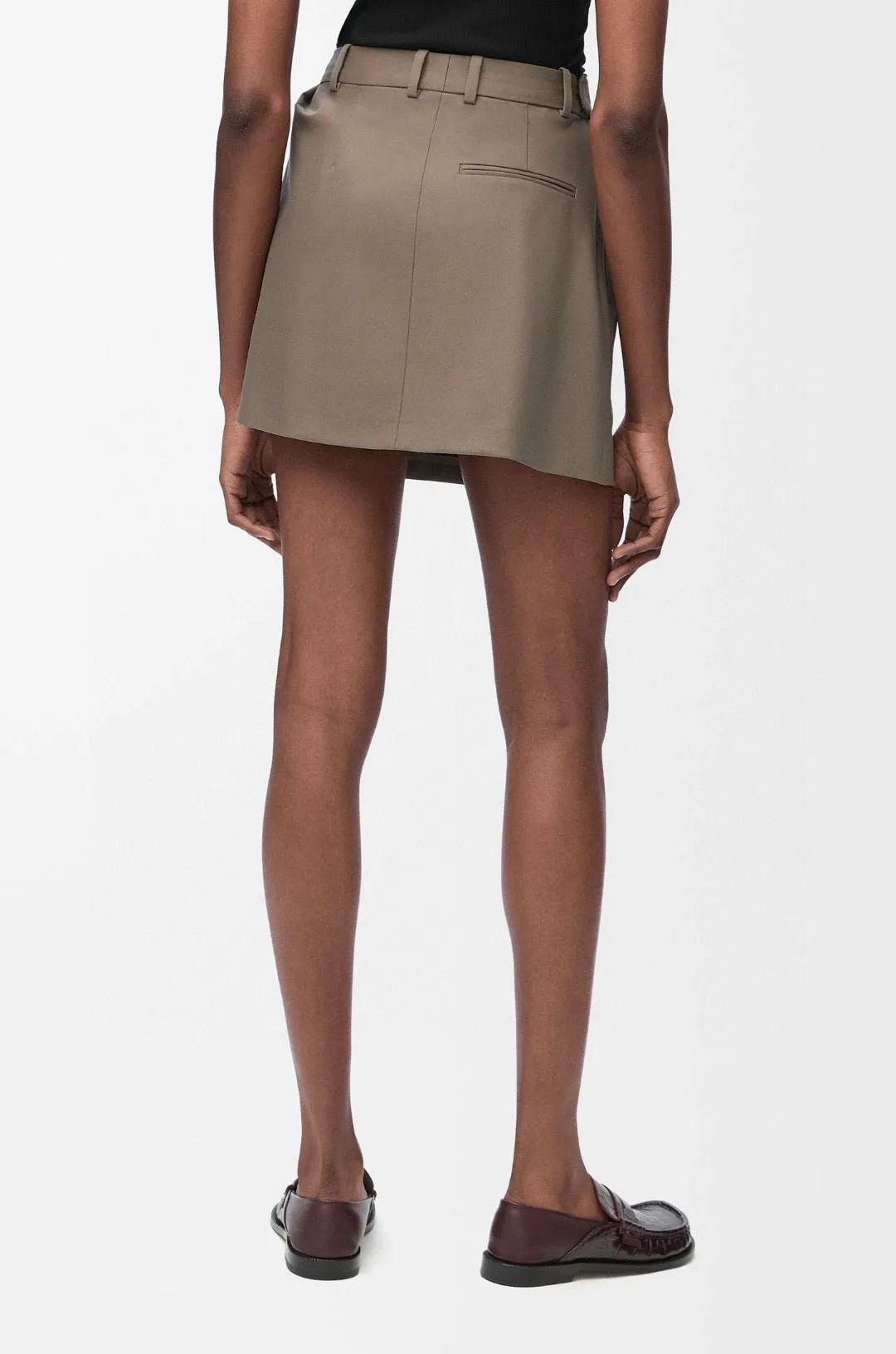 LE 25 new irregular short skirt