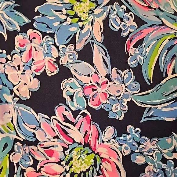 Lilly Pulitzer shorts scalloped hem, blue floral pineapple print sz 10