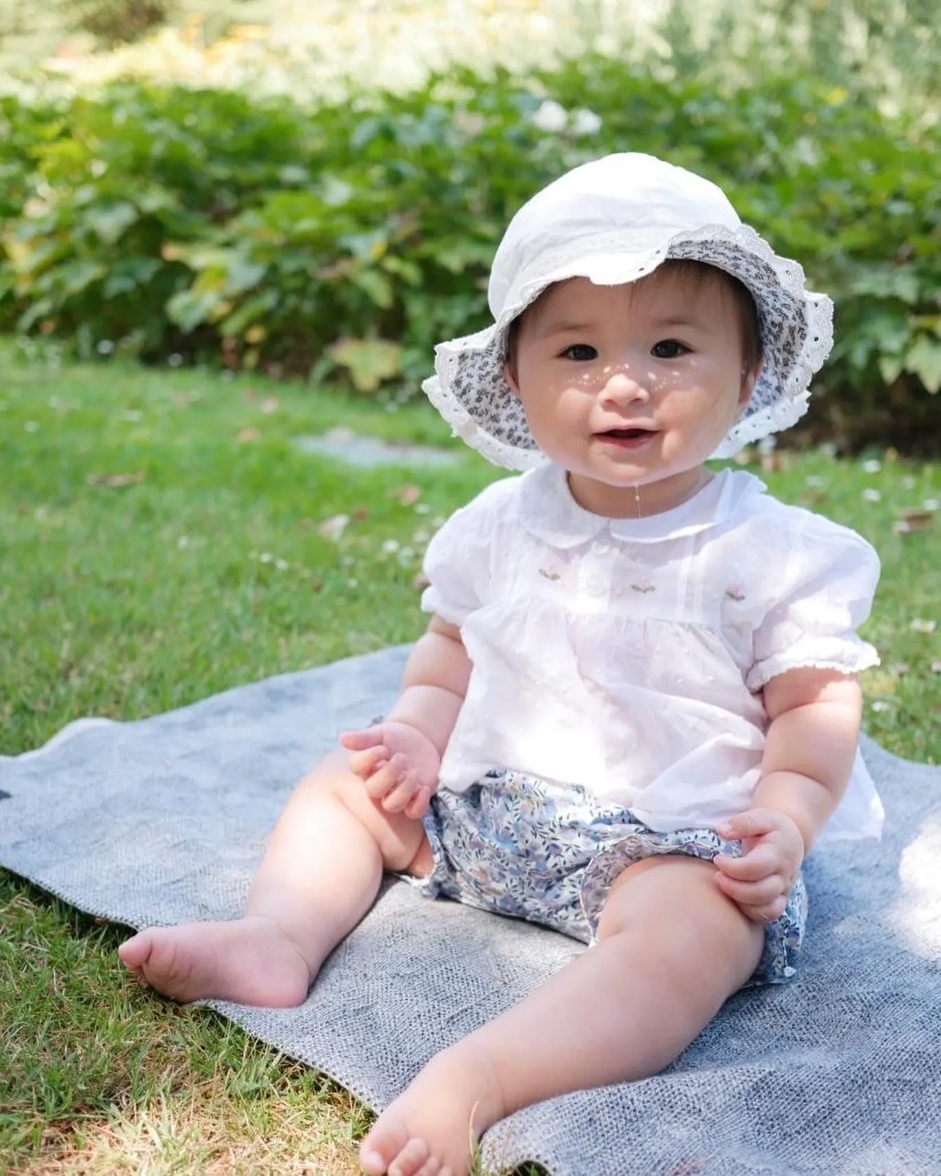 Little White Blouse with pink rosebuds