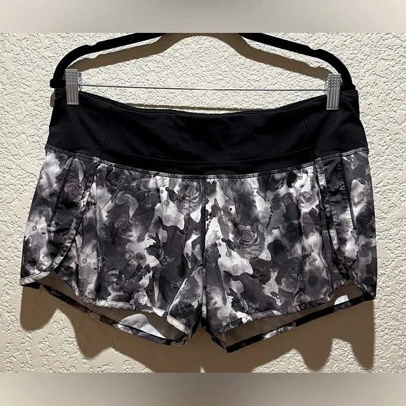 lululemon Speed Shorts Black and White Floral Dye Design Lined, Size 10