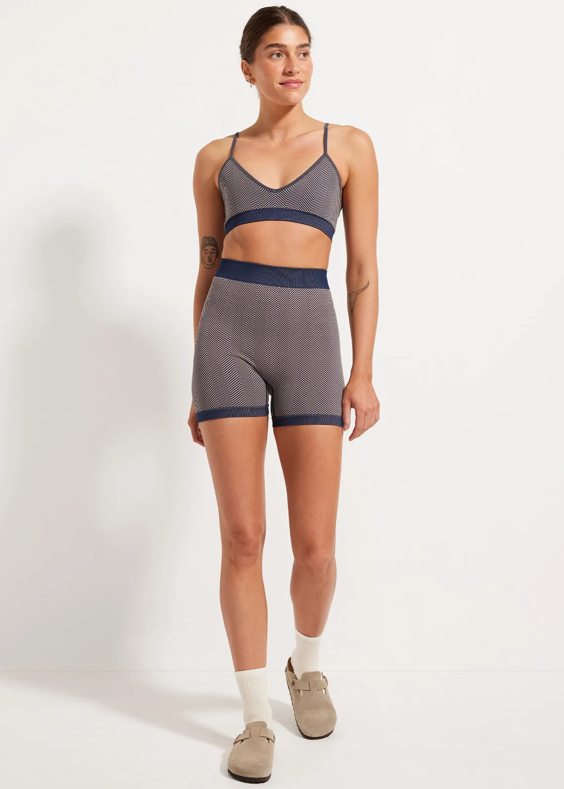 Mindful Knit Short II 10cm