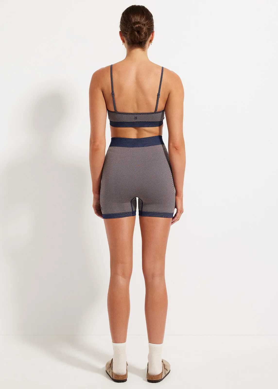 Mindful Knit Short II 10cm