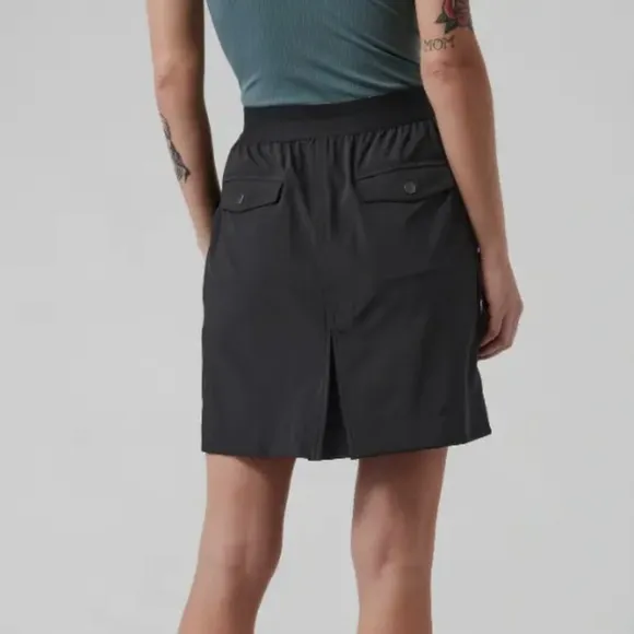 New Athleta Vienna Cargo Skort Size 2