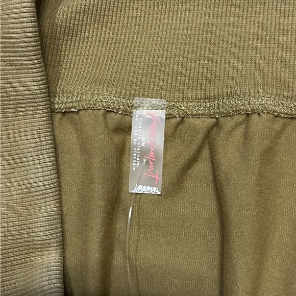 New Free People Hot Shot Harem Shorts in Khaki Tobacco Size Medium