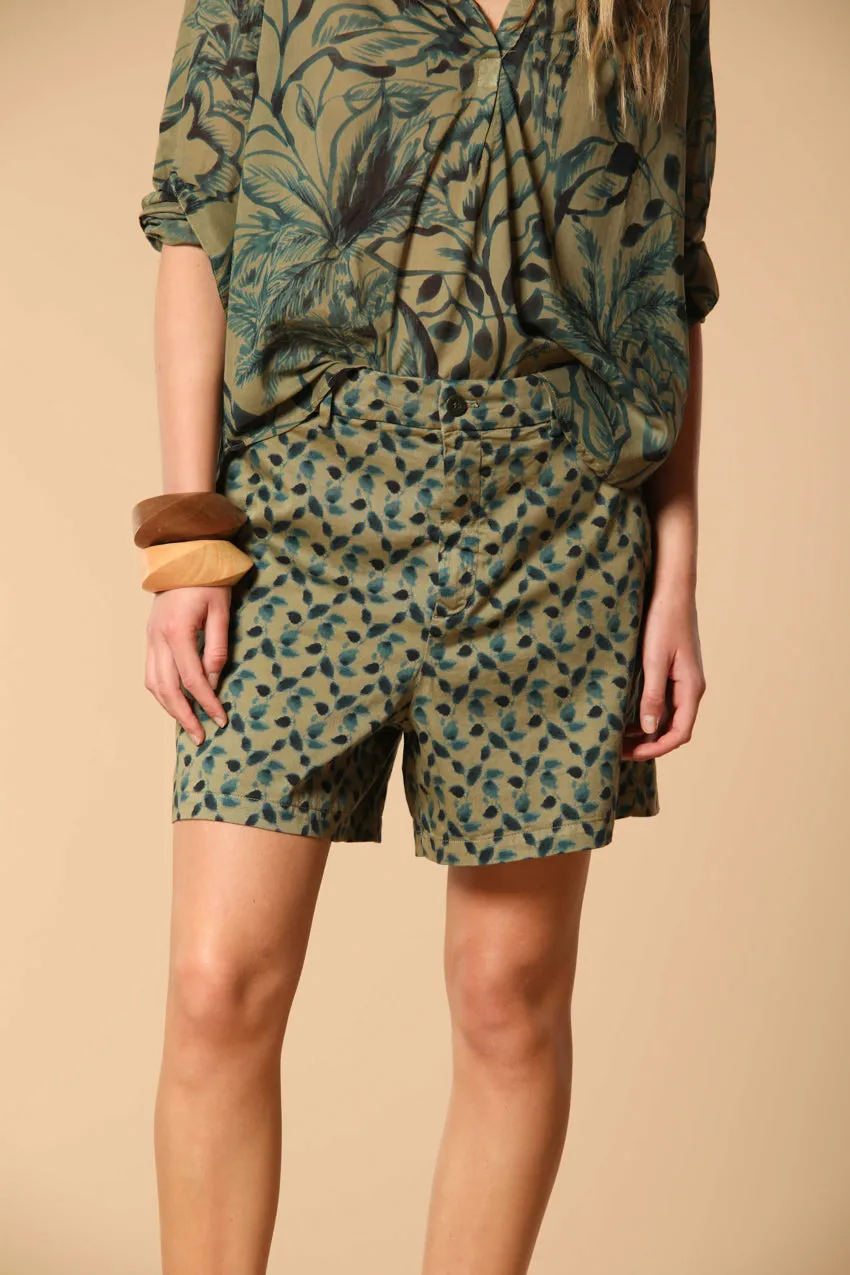 New York Cozy women's chino bermuda shorts in stretch cotton satin with leaf print relaxed fit 