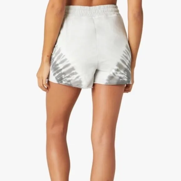 NWOT Beyond Yoga Tie Dye Come Through Shorts - Gray Tie Dye