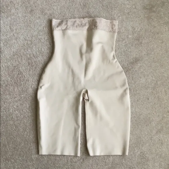 NWOT Wonderlul Kardashian Shapewear