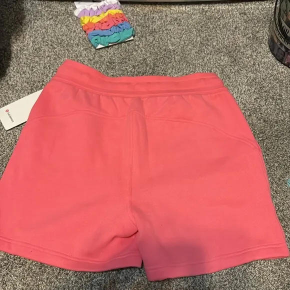 NWT Lululemon Scuba High-Rise Short 5&quot; in Sakura Pink Size 8