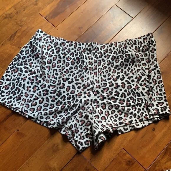 Set of 2 Victoria’s Secret Cotton Thermal floral short and leopard print pajama