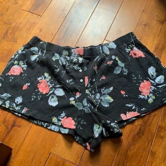 Set of 2 Victoria’s Secret Cotton Thermal floral short and leopard print pajama