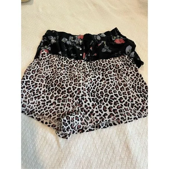 Set of 2 Victoria’s Secret Cotton Thermal floral short and leopard print pajama