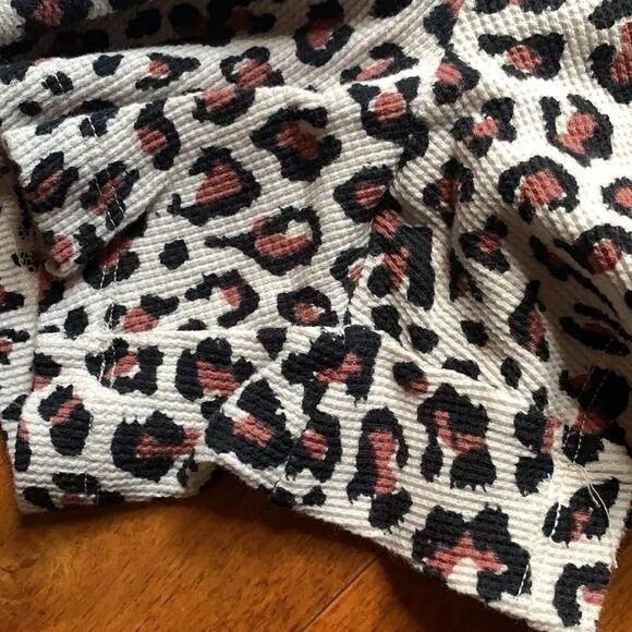 Set of 2 Victoria’s Secret Cotton Thermal floral short and leopard print pajama