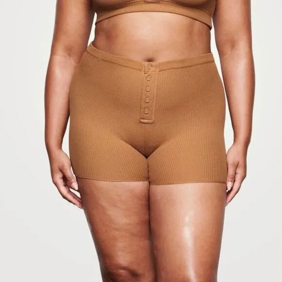 SKIMS Waffle Knit Lounge Shorts Button Front Elastic Waist Camel Plus Size 4X