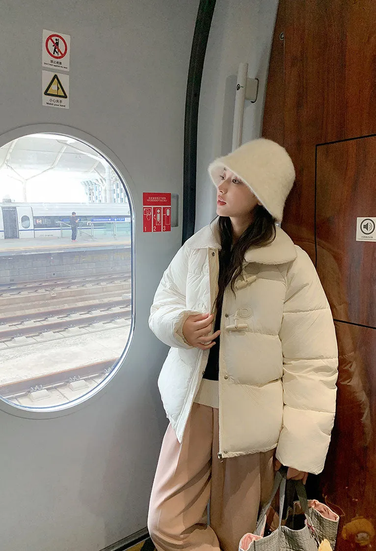 Stylish Relaxed-Fit Women's Puffer Jacket for Windy Weather