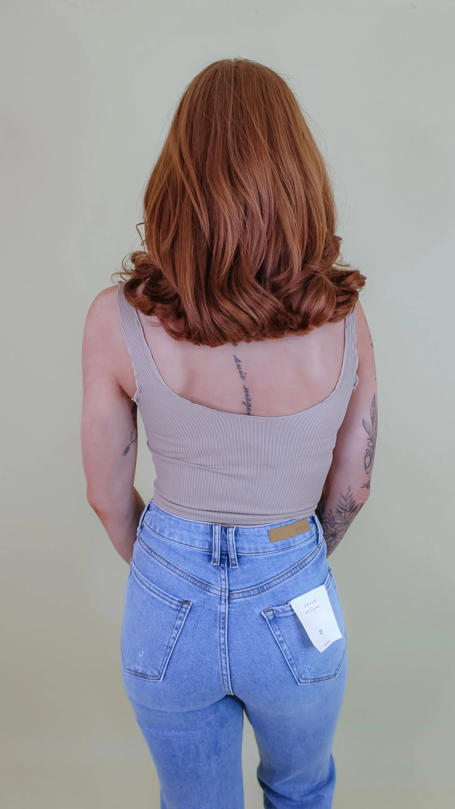 Sylvie Lettuce Edge Ribbed Basic - Almond