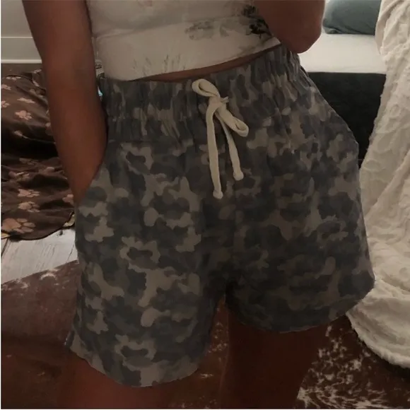 Tribe Kelley Camo Shorts‎ Sz M NWOT