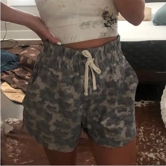Tribe Kelley Camo Shorts‎ Sz M NWOT