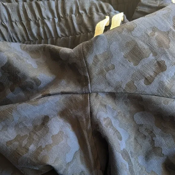 Tribe Kelley Camo Shorts‎ Sz M NWOT