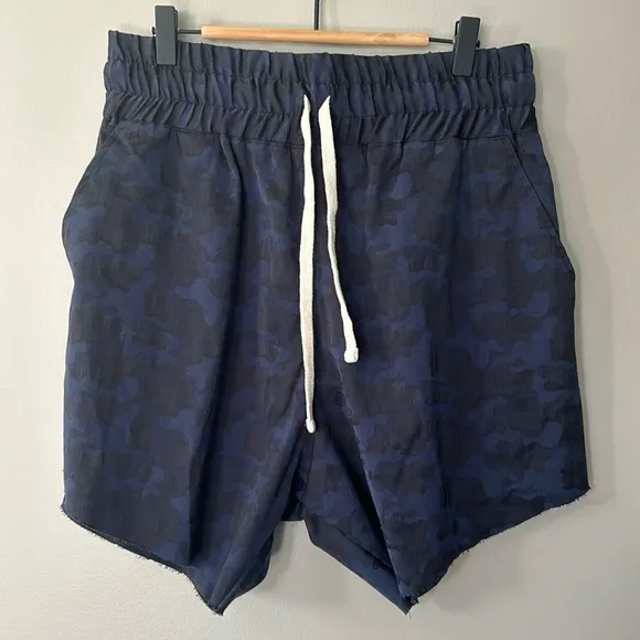 Tribe Kelley Camo Shorts‎ Sz M NWOT