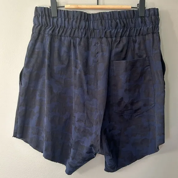 Tribe Kelley Camo Shorts‎ Sz M NWOT
