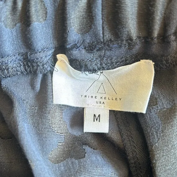 Tribe Kelley Camo Shorts‎ Sz M NWOT