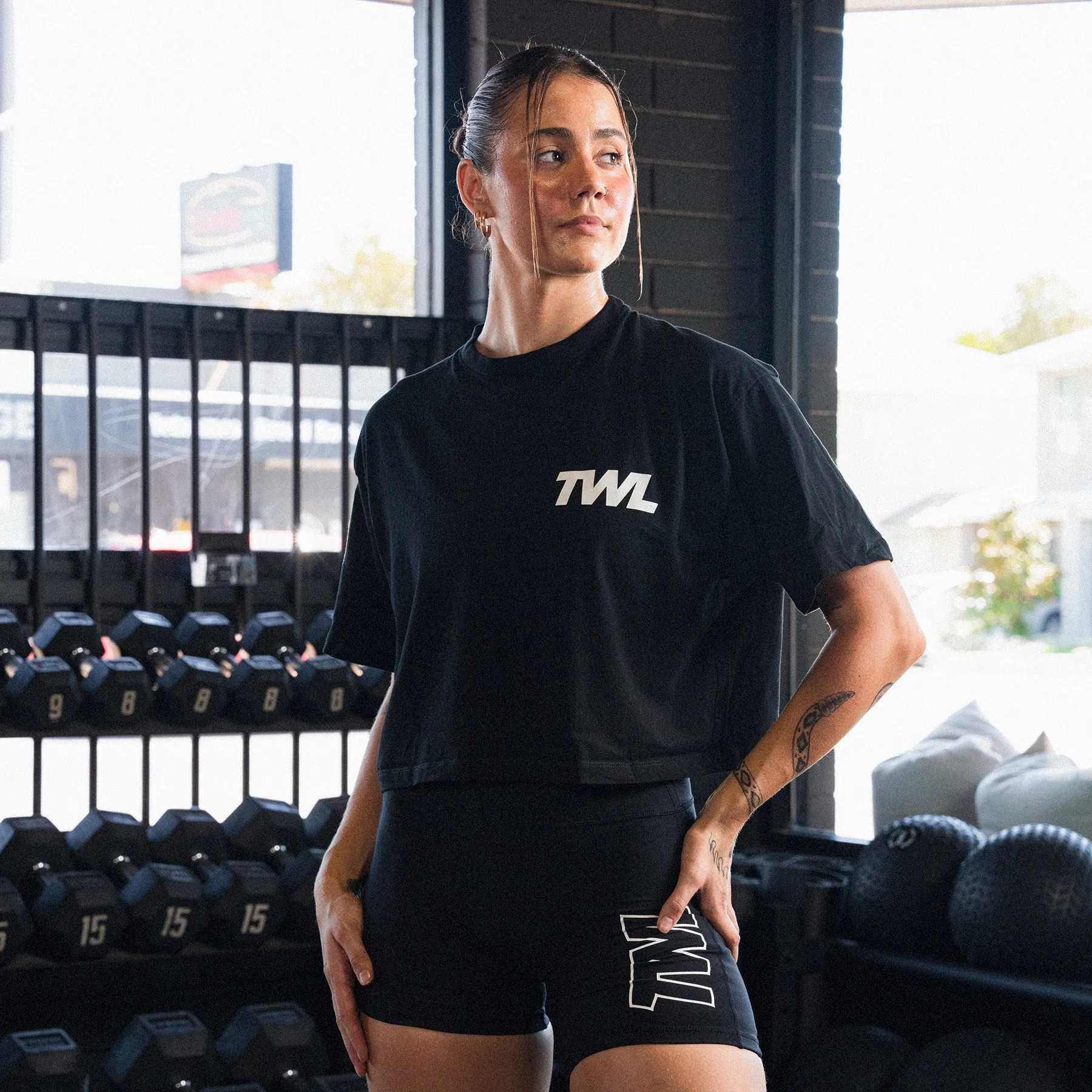 TWL - WOMEN'S OVERSIZED CROPPED T-SHIRT - ICON - BLACK