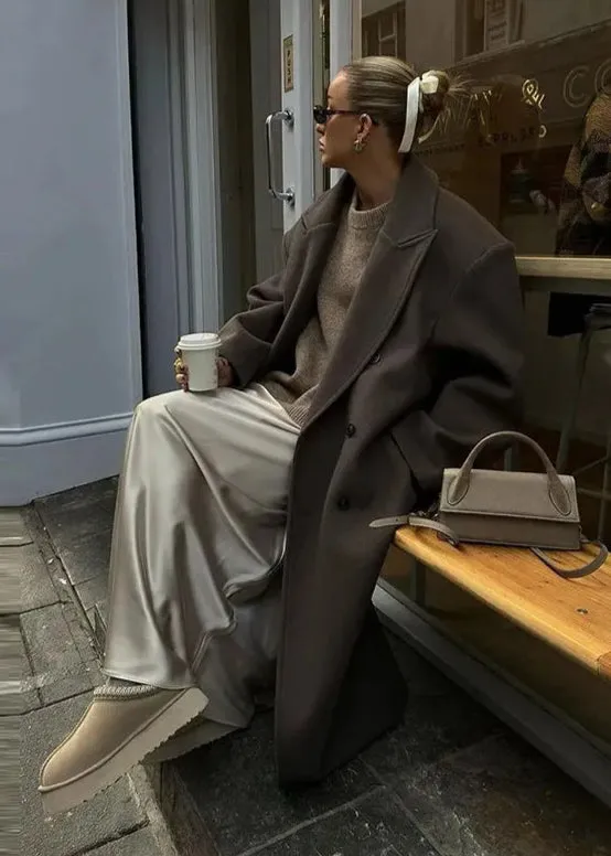 Victoria - Double-Breasted Wool Overcoat